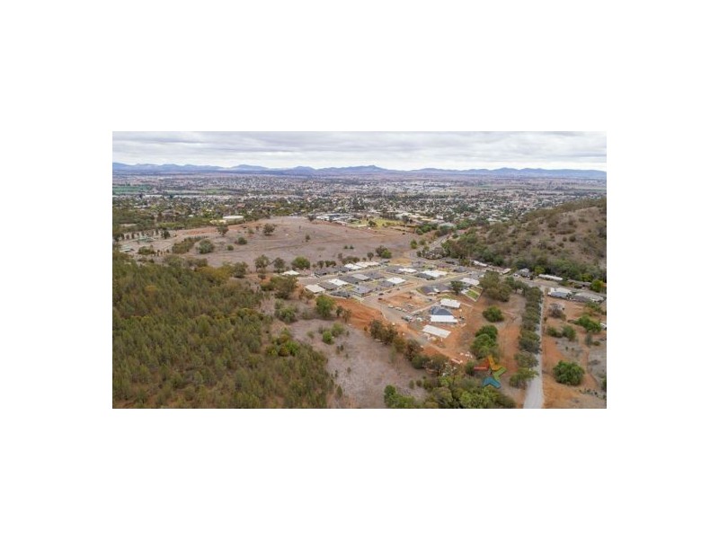 11 Scarborough Close, Tamworth NSW 2340