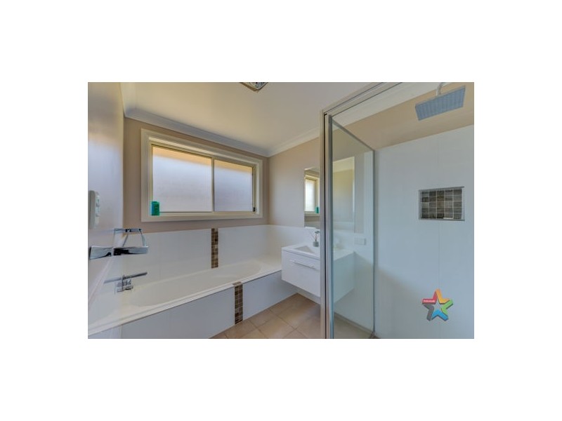 9 Shiraz Road, Tamworth NSW 2340