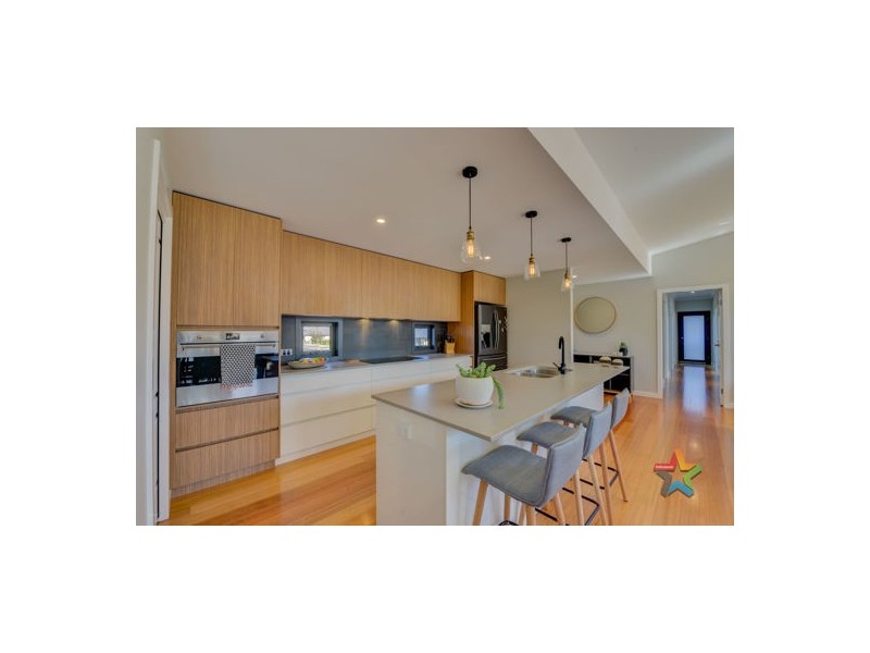 15 Bluebell Way, Tamworth NSW 2340