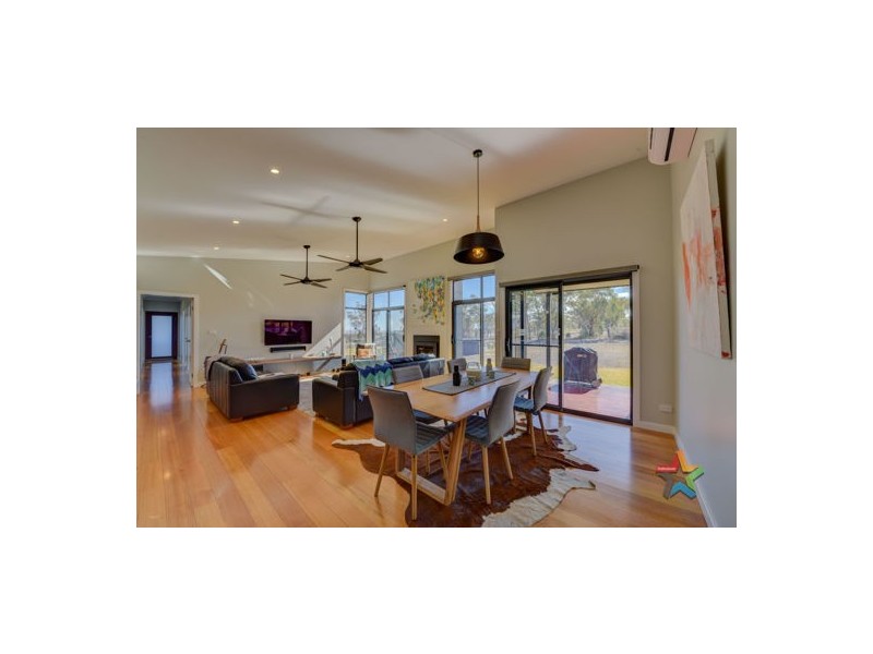 15 Bluebell Way, Tamworth NSW 2340