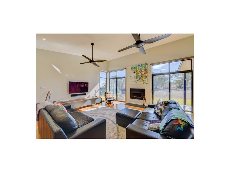 15 Bluebell Way, Tamworth NSW 2340