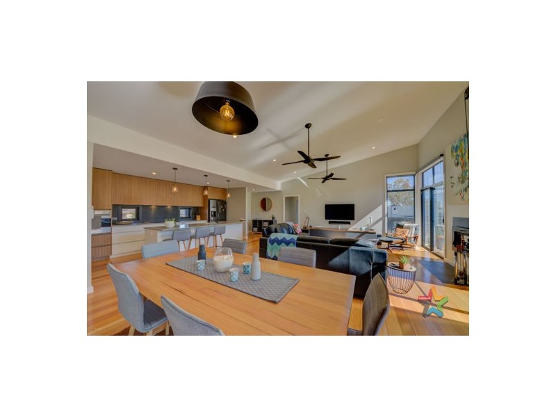 15 Bluebell Way, Tamworth NSW 2340