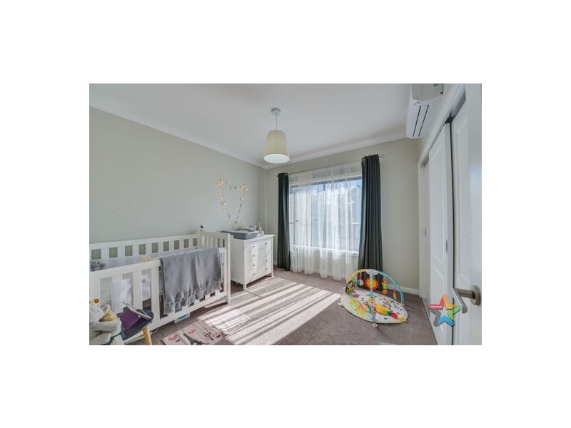 15 Bluebell Way, Tamworth NSW 2340