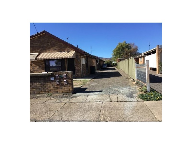 2/80 Belmore Street, Tamworth NSW 2340