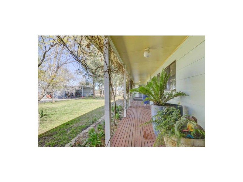 61 Melrose Lane, Tamworth NSW 2340