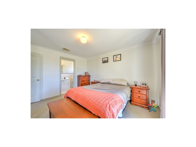 40 Wahroonga Drive, Tamworth NSW 2340