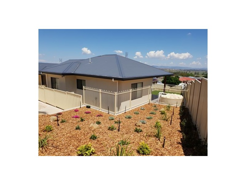 2/9 Wollemi Close, Tamworth NSW 2340