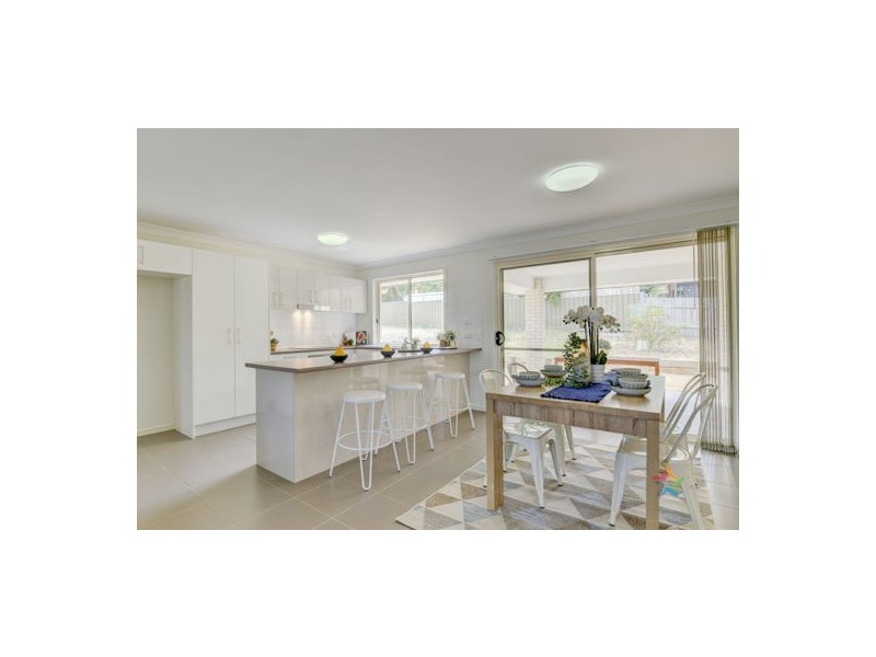 26 Regal Park Drive, Tamworth NSW 2340