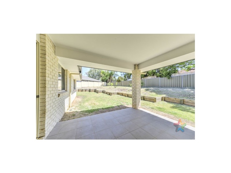 26 Regal Park Drive, Tamworth NSW 2340