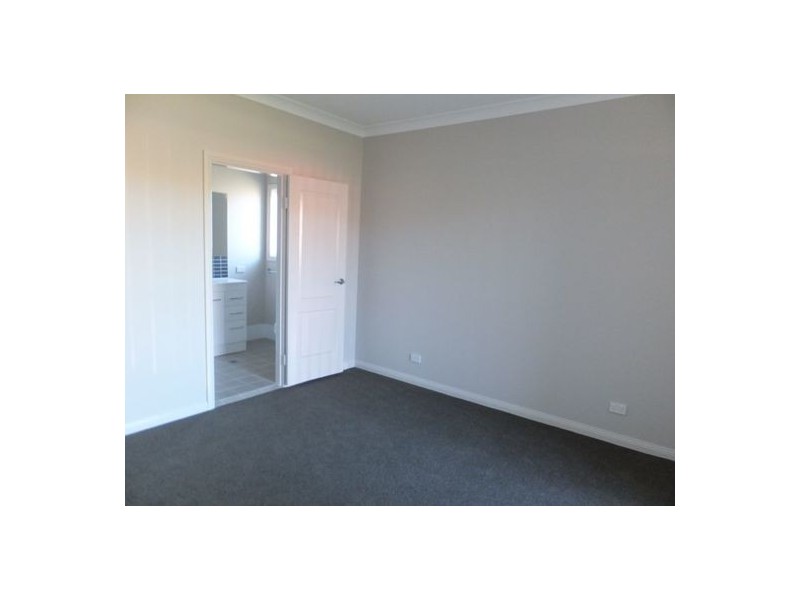 31 Falcon Drive, Tamworth NSW 2340