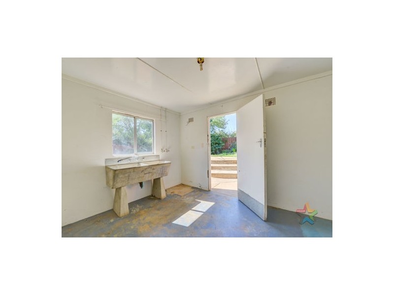 16 Bushland Avenue, Tamworth NSW 2340