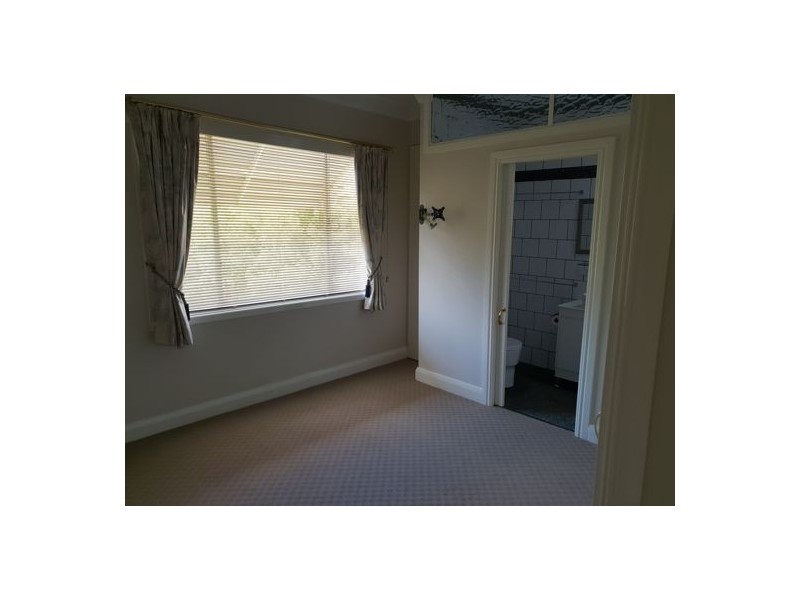 11 Thomas Street, Tamworth NSW 2340