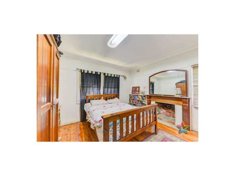 33 Edgeroy Street, Tamworth NSW 2340