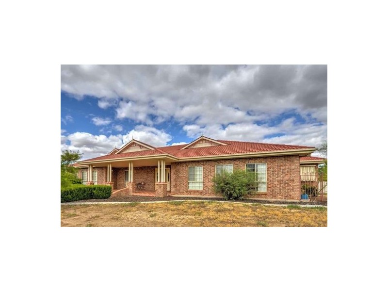 77 Morilla Street, Tamworth NSW 2340