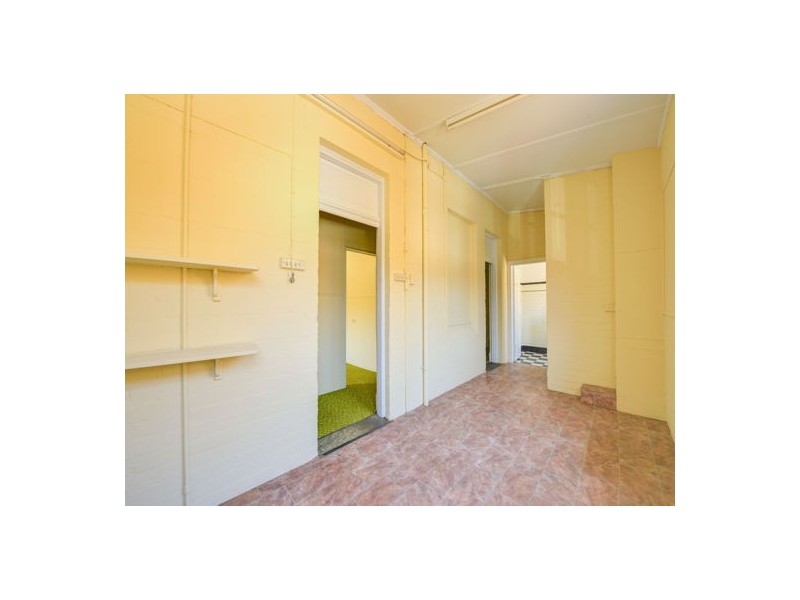 2/364 Peel Street, Tamworth NSW 2340