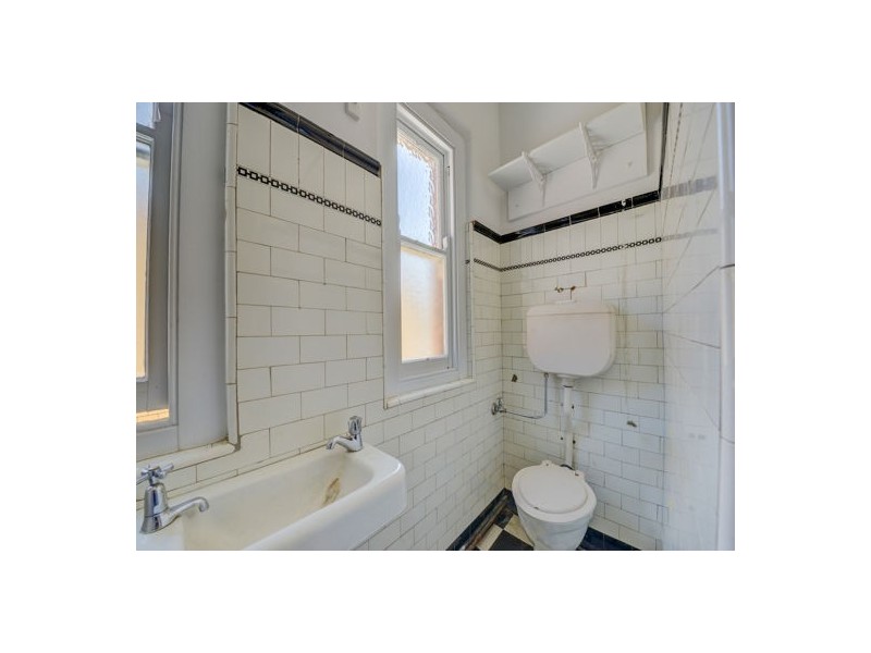 2/364 Peel Street, Tamworth NSW 2340