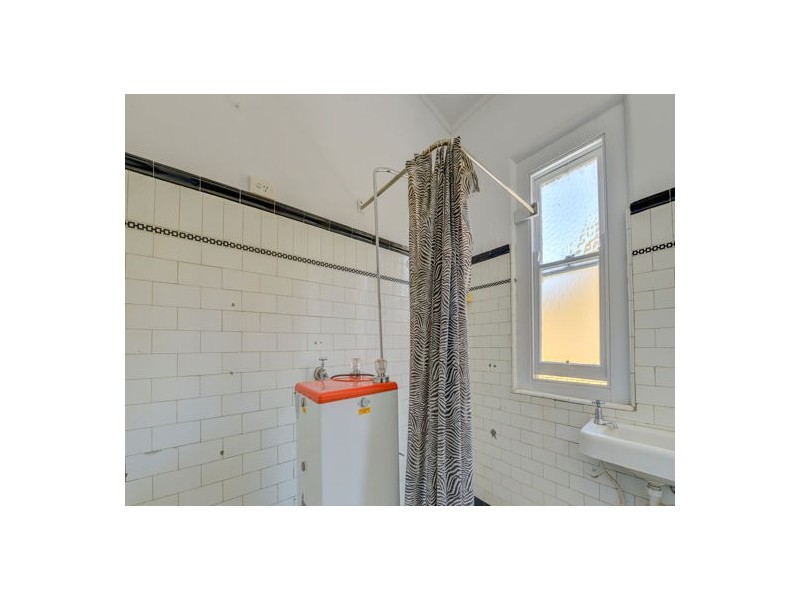 2/364 Peel Street, Tamworth NSW 2340