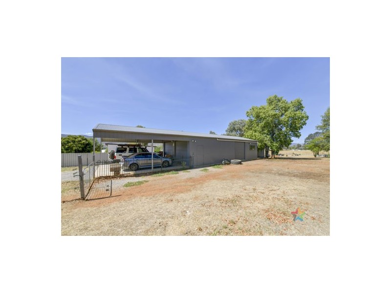 4 Darrell Road, Tamworth NSW 2340