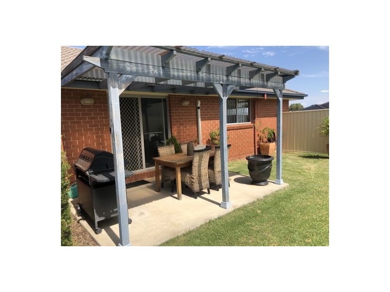 1 Kalinda Place, Hillvue NSW 2340