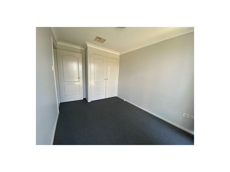 16 Burdekin Place, Tamworth NSW 2340