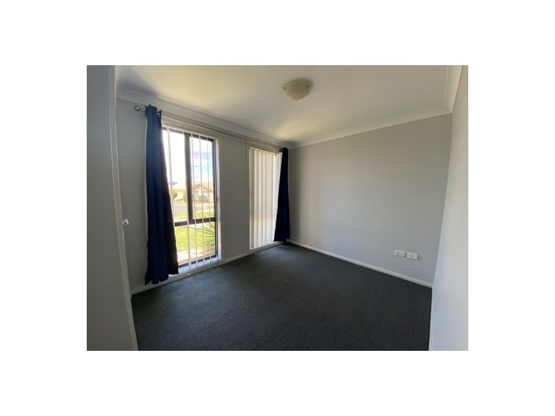 16 Burdekin Place, Tamworth NSW 2340