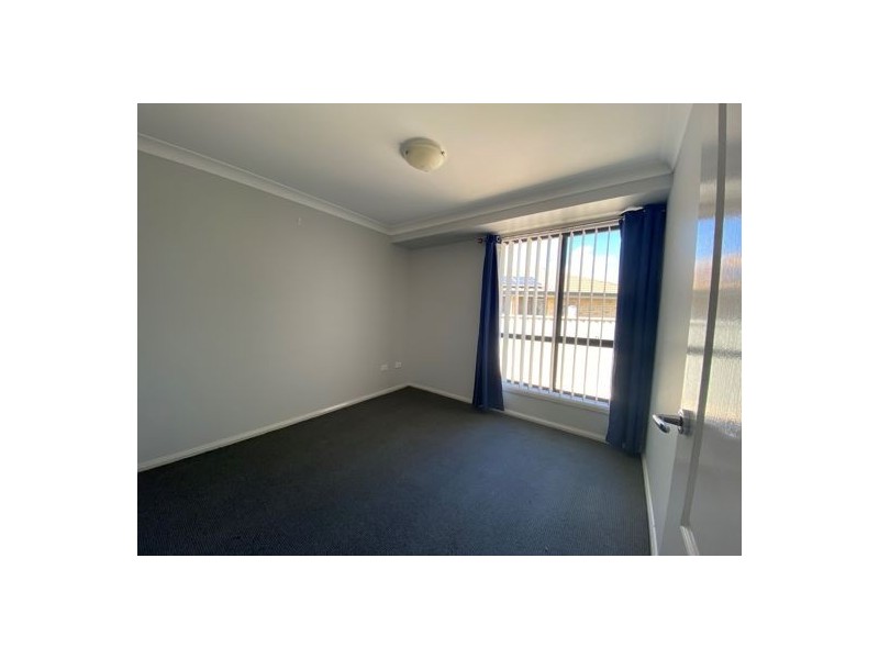 16 Burdekin Place, Tamworth NSW 2340