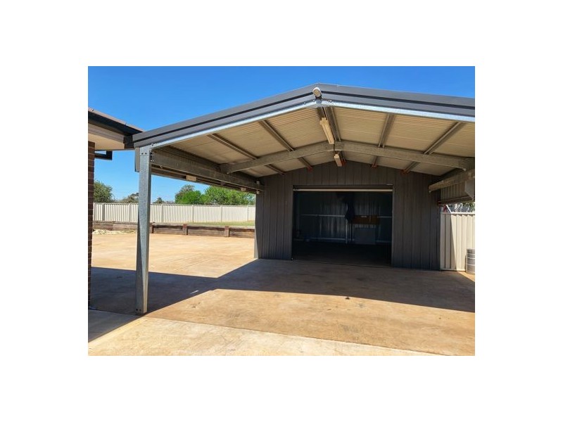 16 Burdekin Place, Tamworth NSW 2340