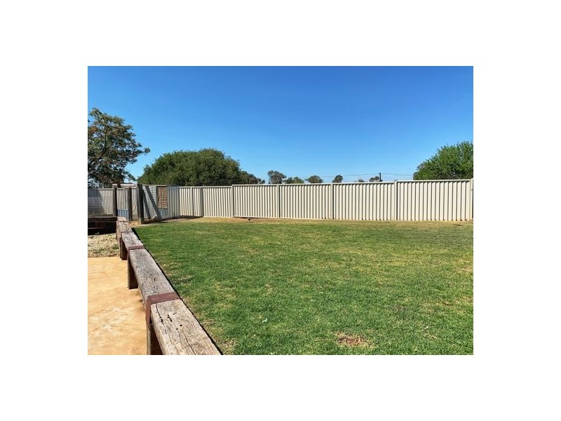 16 Burdekin Place, Tamworth NSW 2340