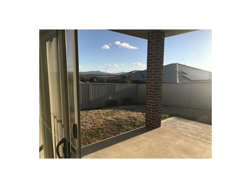 2a Kaputar Close, North Tamworth NSW 2340