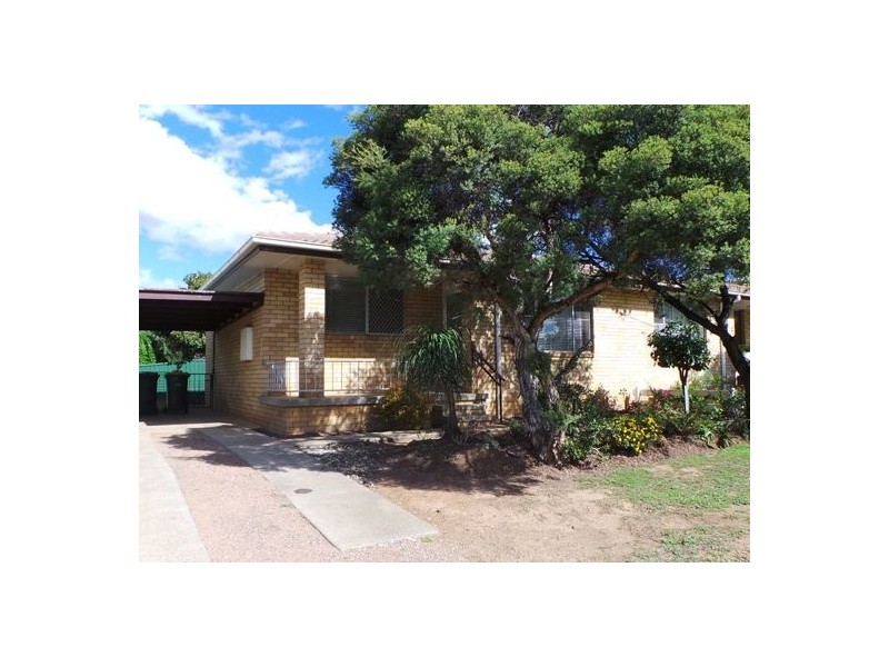 1/295 Goonoo Goonoo Rd, Tamworth NSW 2340