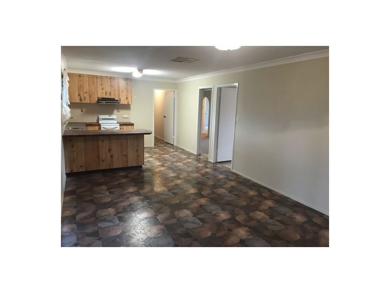 27 Bandalong Street, Tamworth NSW 2340