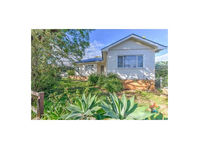 107 Robert Street, Tamworth NSW 2340