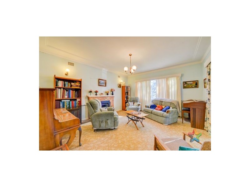 107 Robert Street, Tamworth NSW 2340