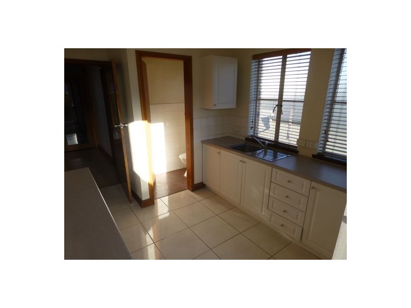 12A Level 1, Bourke Street, Tamworth NSW 2340