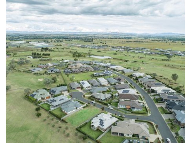 5 Sanctuary Place, Tamworth NSW 2340