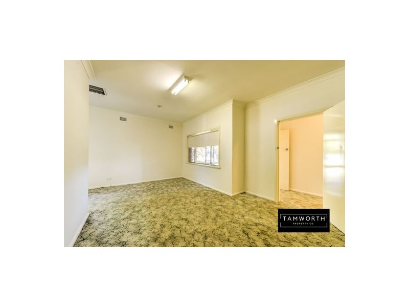 25 Elm Street, Tamworth NSW 2340