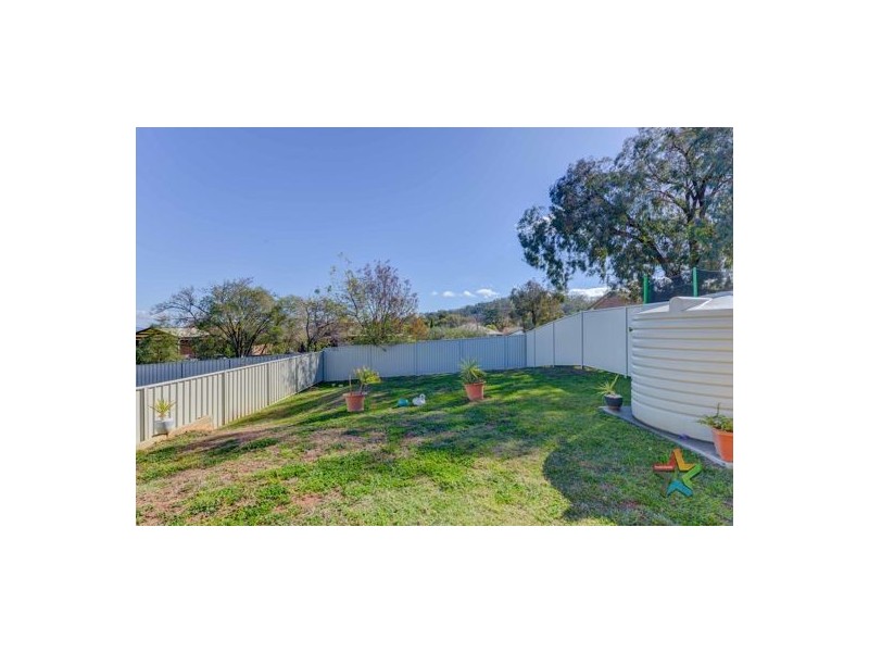 1 & 2/29 Kaputar Close, Tamworth NSW 2340