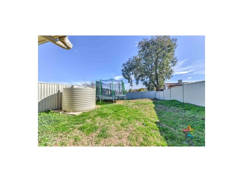 1 & 2/29 Kaputar Close, Tamworth NSW 2340