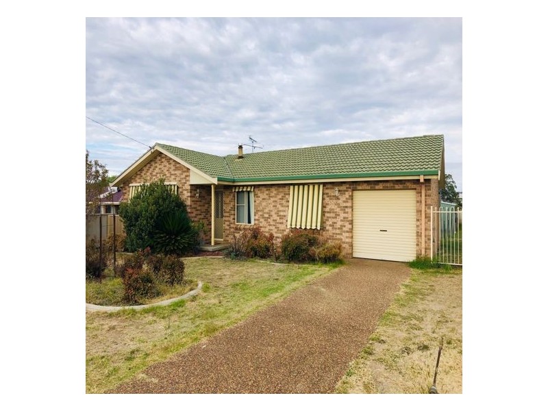 4 Garden Street, Kootingal NSW 2352