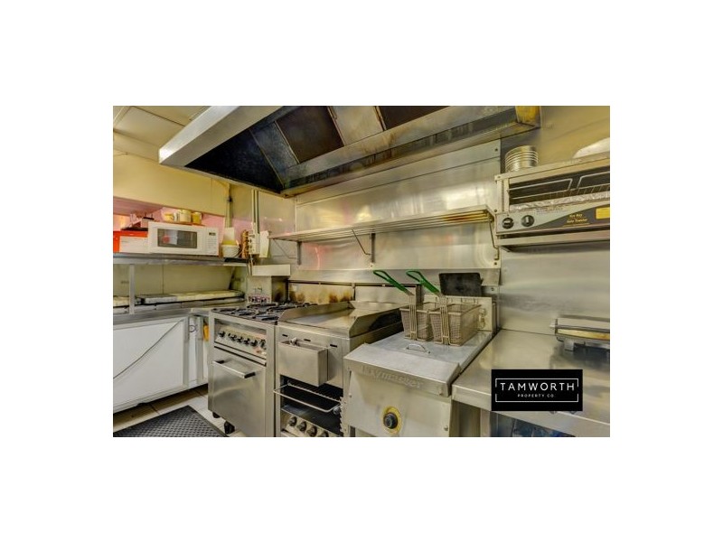 390 Peel Street, Tamworth NSW 2340