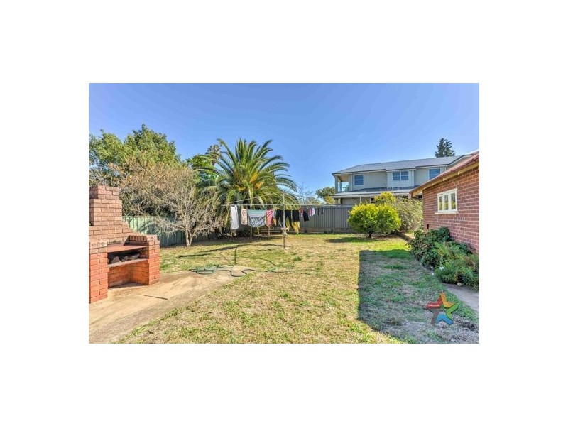 26 White Street, Tamworth NSW 2340