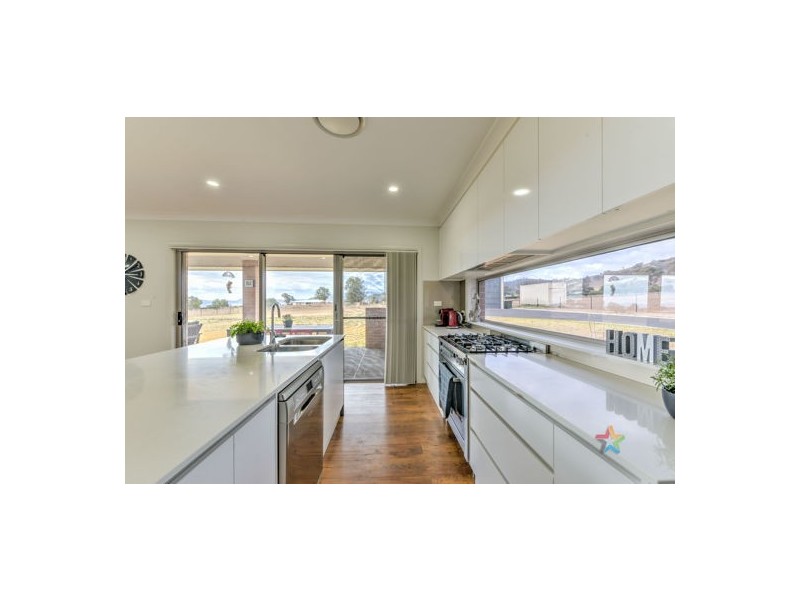 11 Benandarah Court, Tamworth NSW 2340