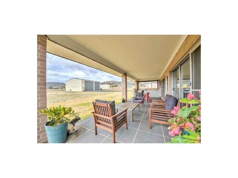 11 Benandarah Court, Tamworth NSW 2340