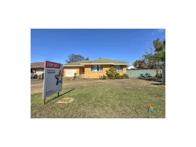 43 Edward Street, Tamworth NSW 2340