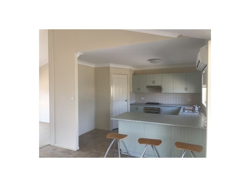 7 Yarrol Road, Tamworth NSW 2340