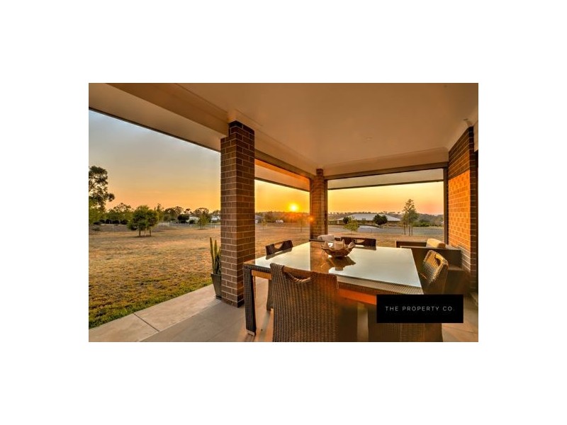 2 Carrai Close, Tamworth NSW 2340