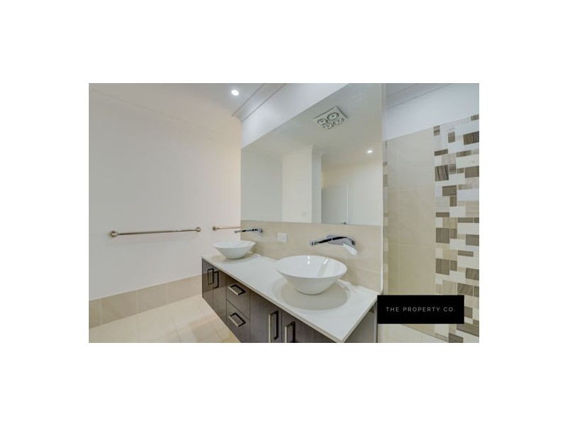 2 Carrai Close, Tamworth NSW 2340