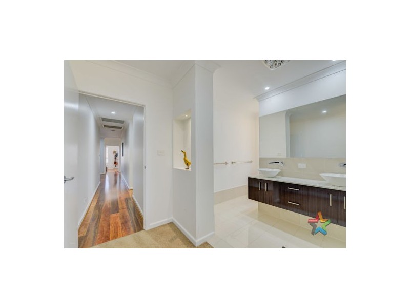 2 Carrai Close, Tamworth NSW 2340