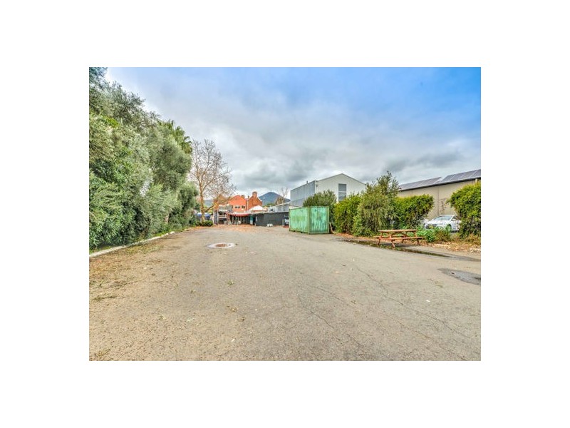 209 Peel Street, Tamworth NSW 2340