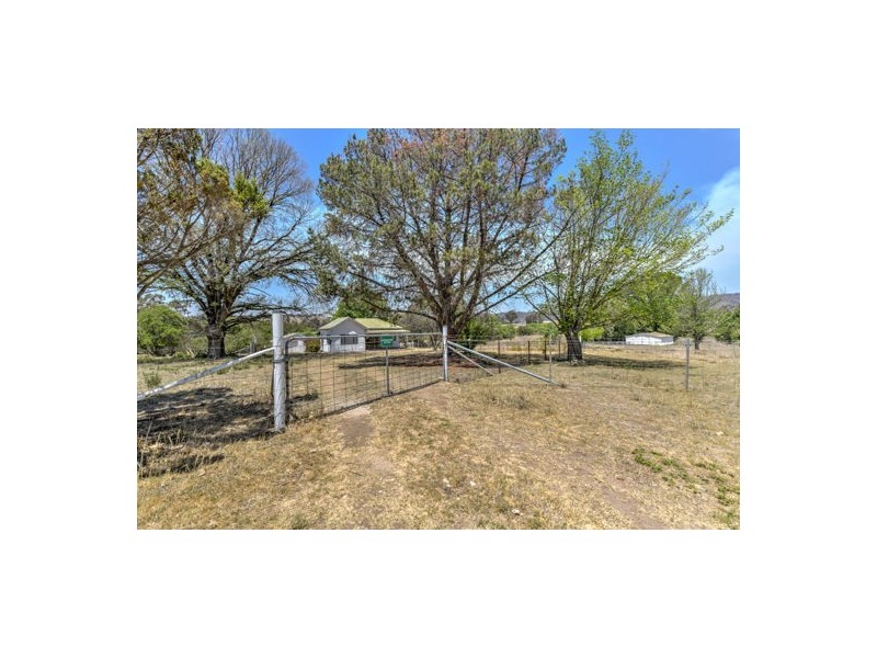 1 BENDEMEER- Bendemeer Station- Gate Keepers Cottage; Possible Room for Horses, Tamworth NSW 2340